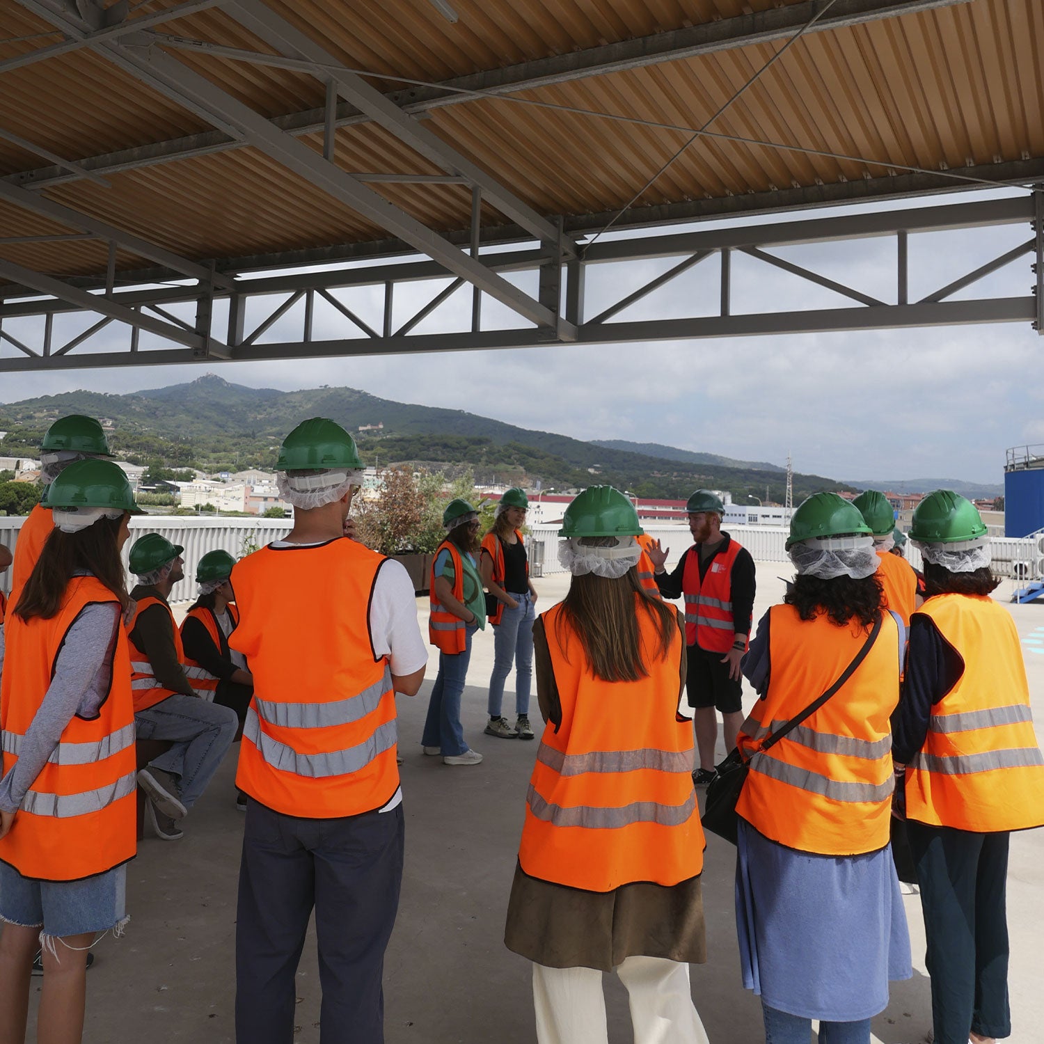OUR EXPERIENCE AT THE RECYCLING PLANT: COMMITMENT AND ENVIRONMENTAL AWARENESS