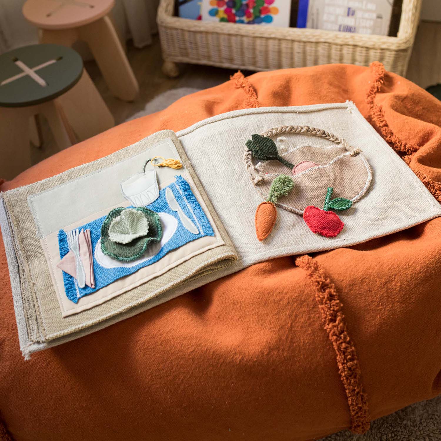 Textile Book "Cool Kids Eat Healthy" - Oli&Carol