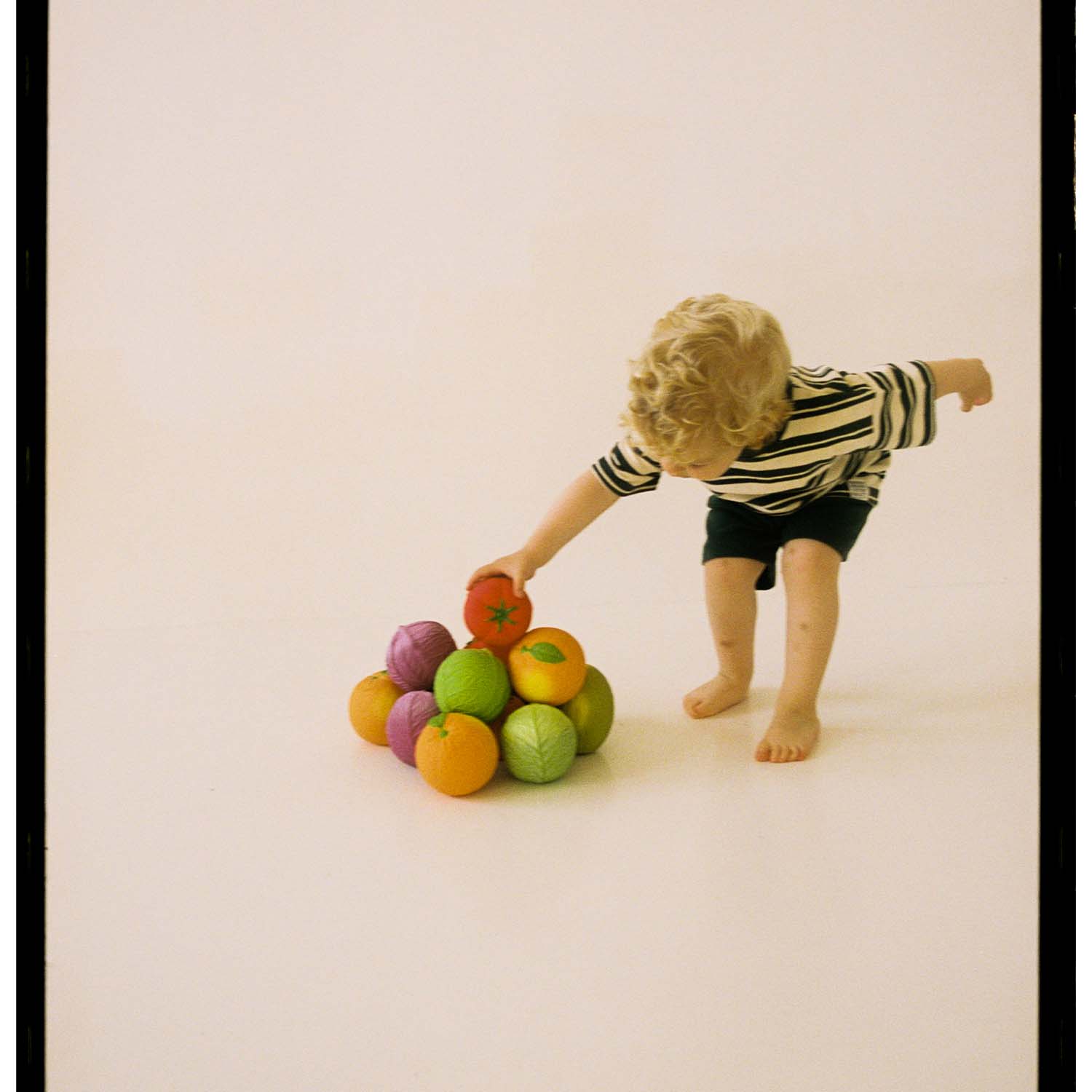 Tomato Cabbage Baby Ball - Oli&Carol